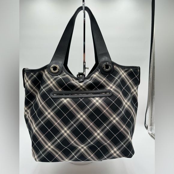 Burberry-Authentic-Blue Label Reversable Hand Tote Bag Nova Check Black - Picture 2 of 16